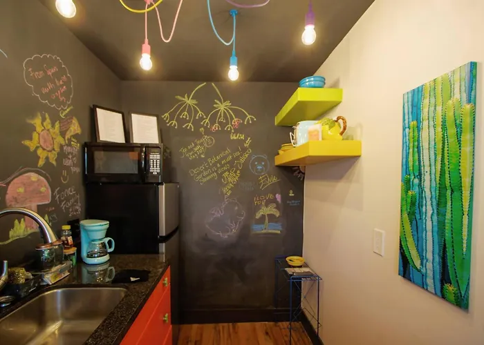 Charming New Retreat, Prime Location Mins To Dt & Phx Airport Gasthof